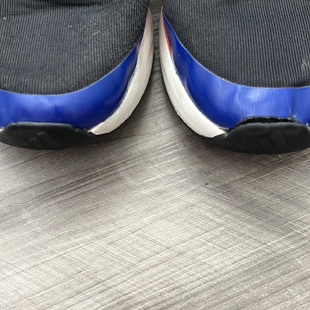 Adidas - Picture 3 of 5